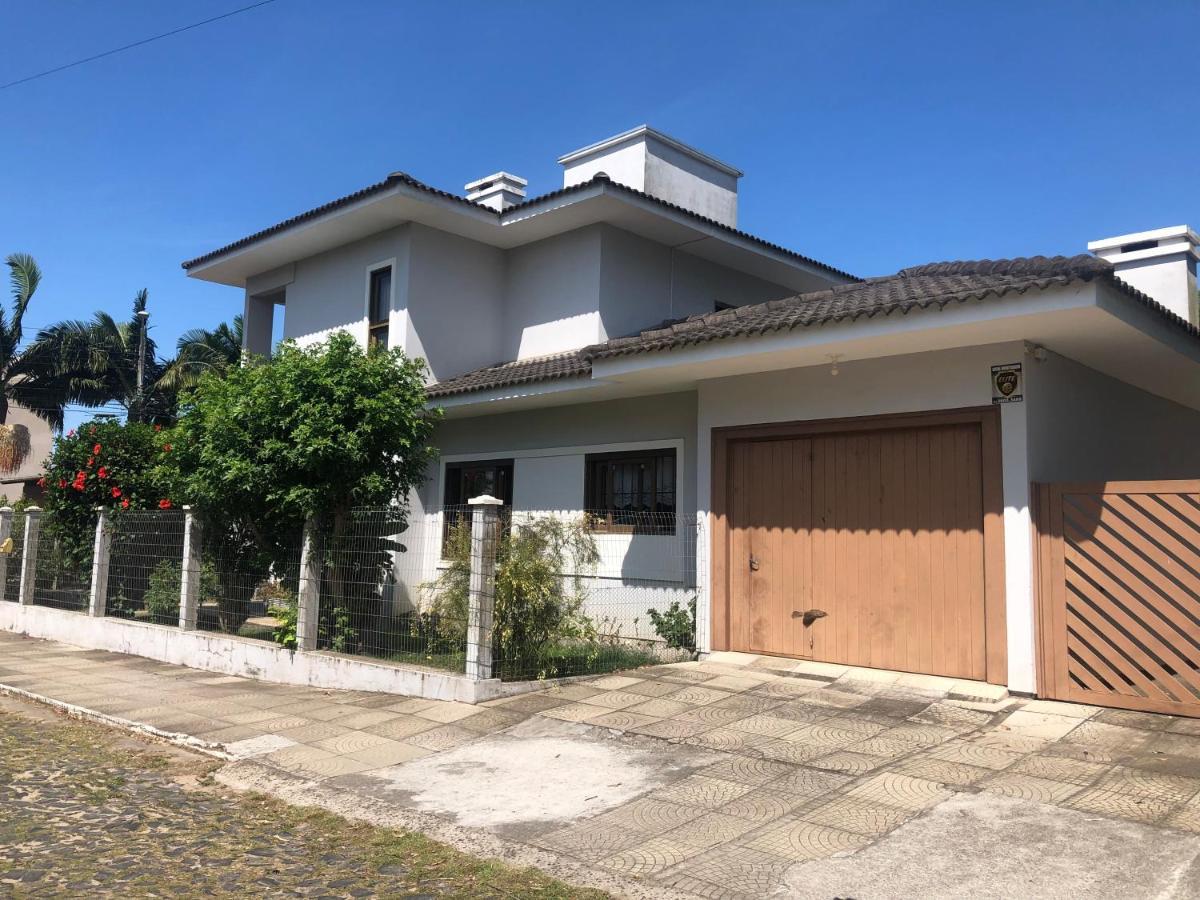 Sobrado Aconchegante Villa Torres Buitenkant foto